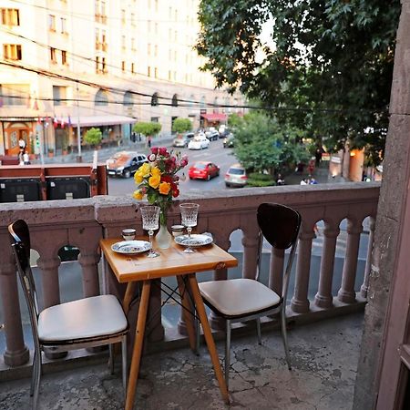 Cozy Apartment on Republic Square Erywań Zewnętrze zdjęcie