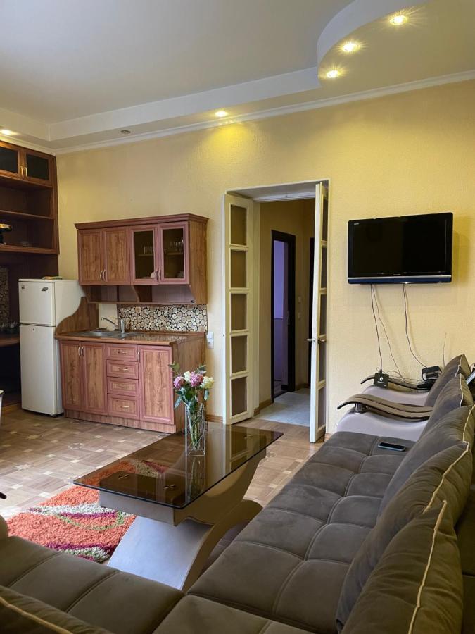 Cozy Apartment on Republic Square Erywań Zewnętrze zdjęcie