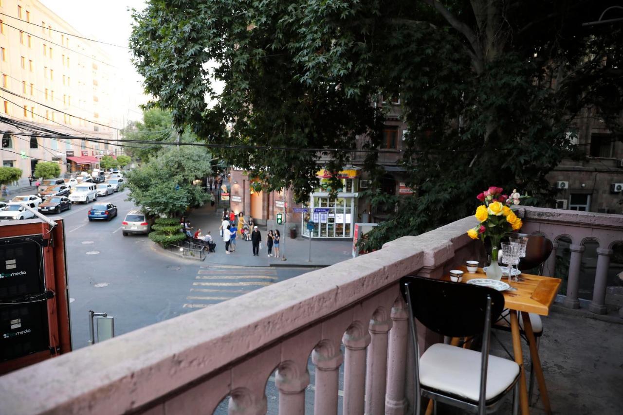 Cozy Apartment on Republic Square Erywań Zewnętrze zdjęcie