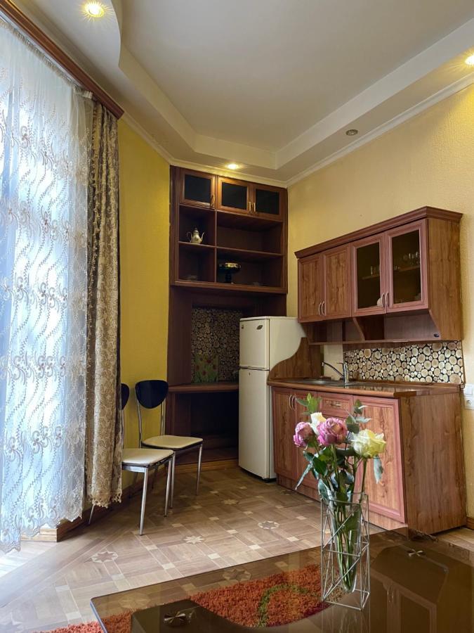 Cozy Apartment on Republic Square Erywań Zewnętrze zdjęcie